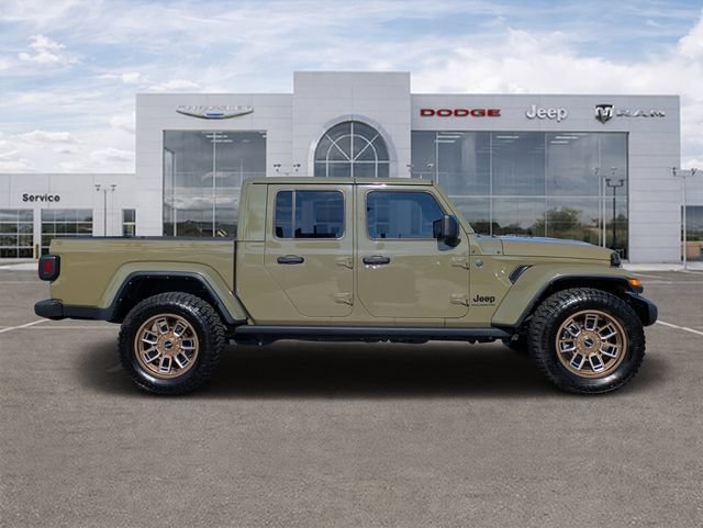 Certified 2025 Jeep Gladiator Sport AWD/4WD image 2