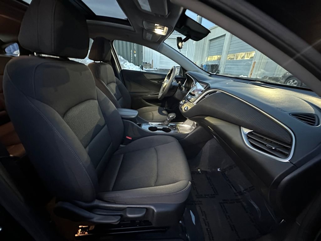 Used 2024 Chevrolet Malibu LT image 21