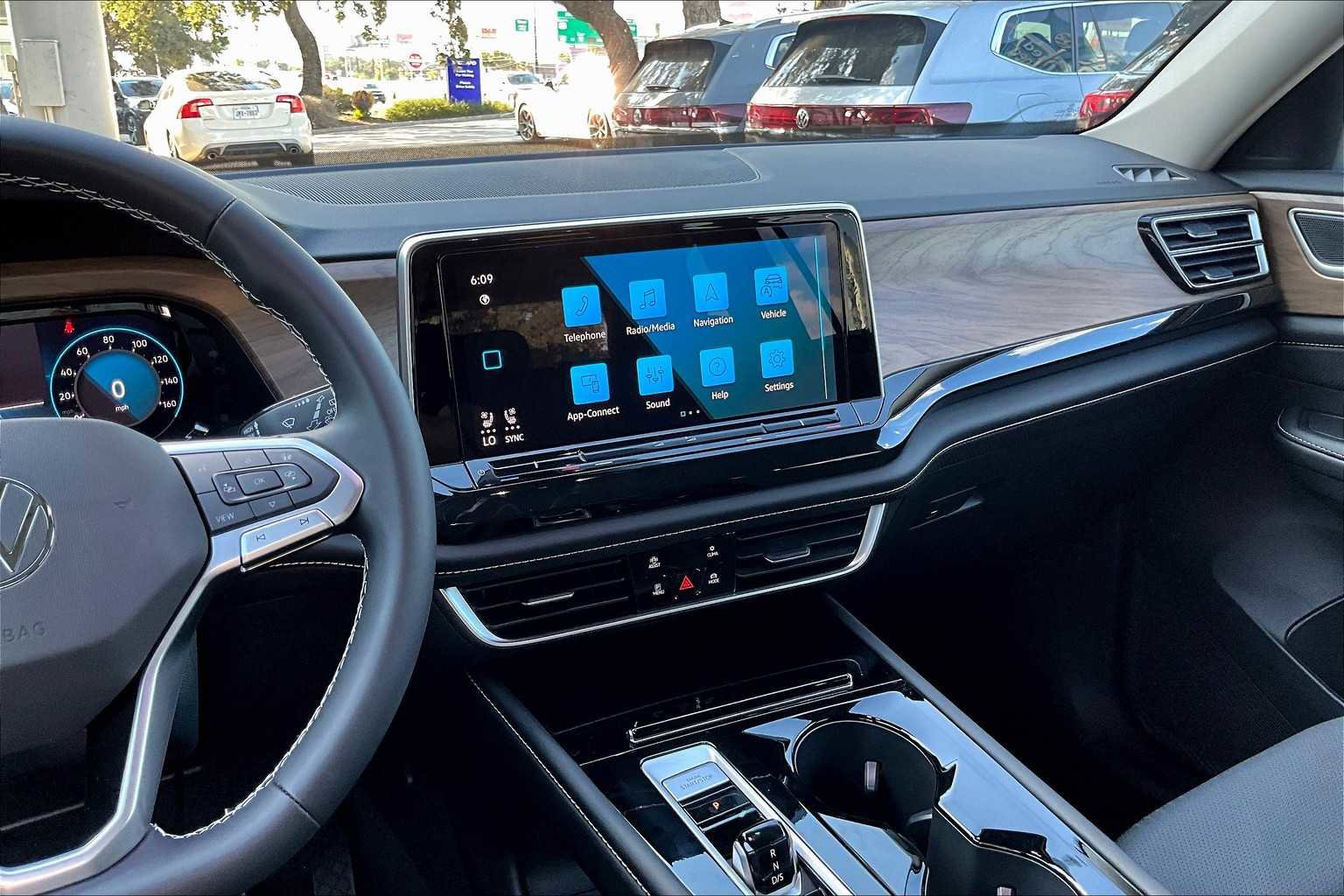 New 2026 Volkswagen Atlas SE image 6