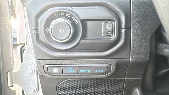 Used 2024 Jeep Wrangler Unlimited Sahara w/ Safety Group AWD/4WD image 20