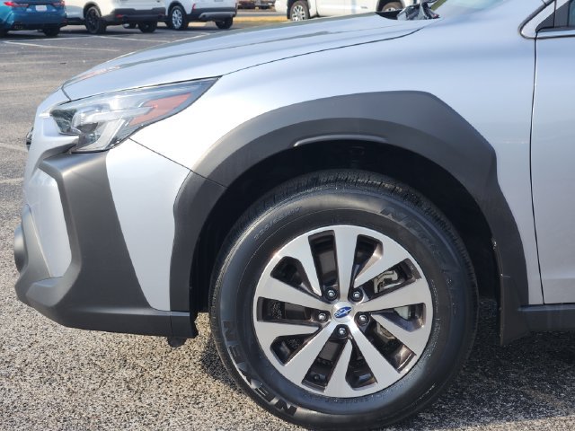 Used 2025 Subaru Outback Premium AWD/4WD image 7