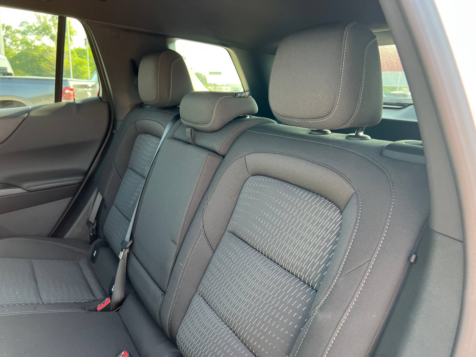 Used 2025 Chevrolet Equinox LT AWD/4WD image 4