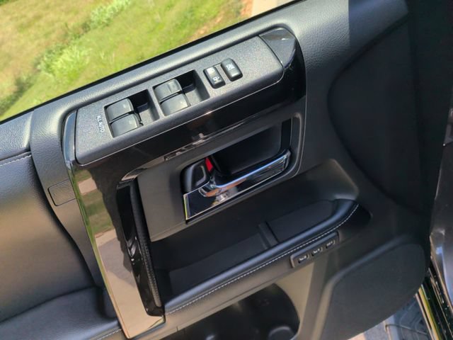 Used 2019 Toyota 4Runner Limited AWD/4WD image 10