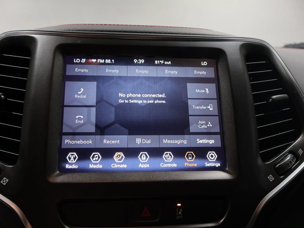 Used 2022 Jeep Cherokee Trailhawk w/ Premium Leather Package AWD/4WD image 25