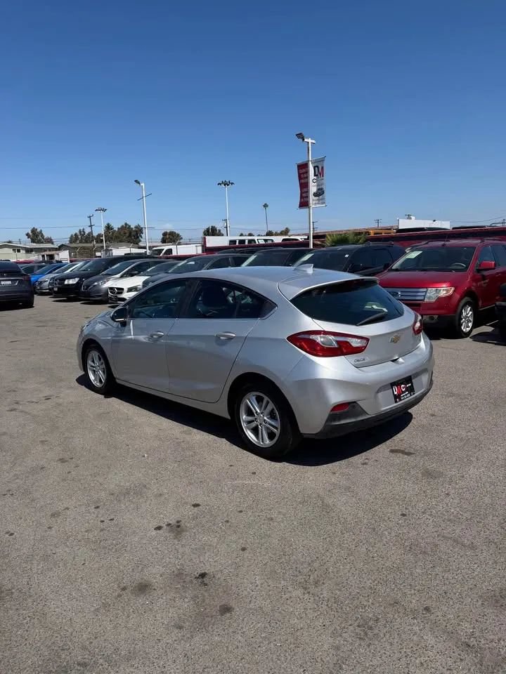 Used 2017 Chevrolet Cruze LT FWD image 5