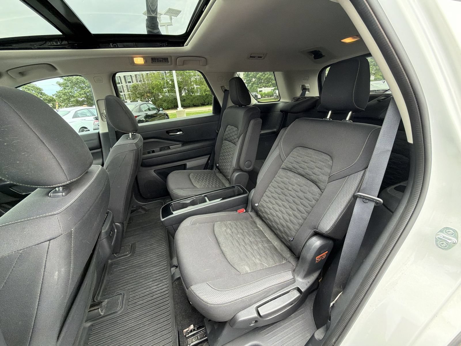 Used 2022 Nissan Pathfinder SV w/ SV Premium Package AWD/4WD image 21
