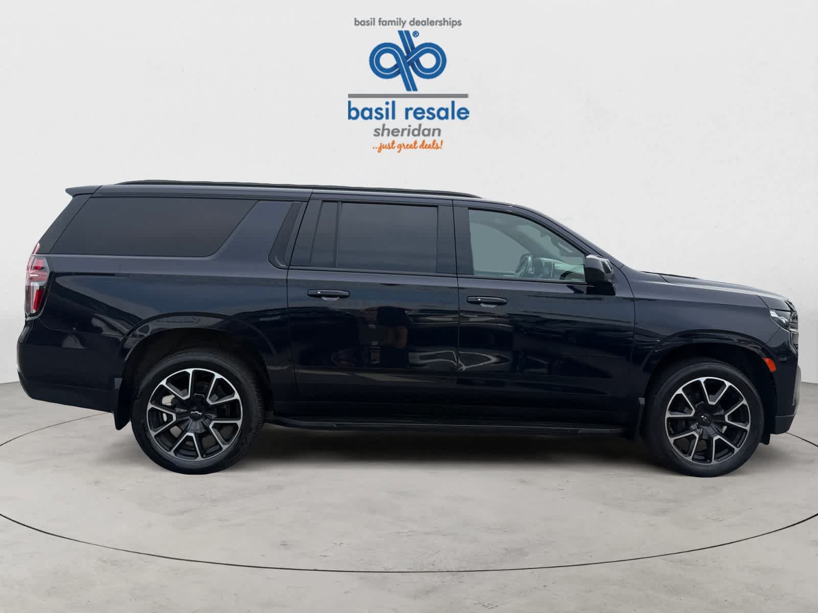 Used 2021 Chevrolet Suburban RST w/ Rear Media and Nav Package AWD/4WD image 7