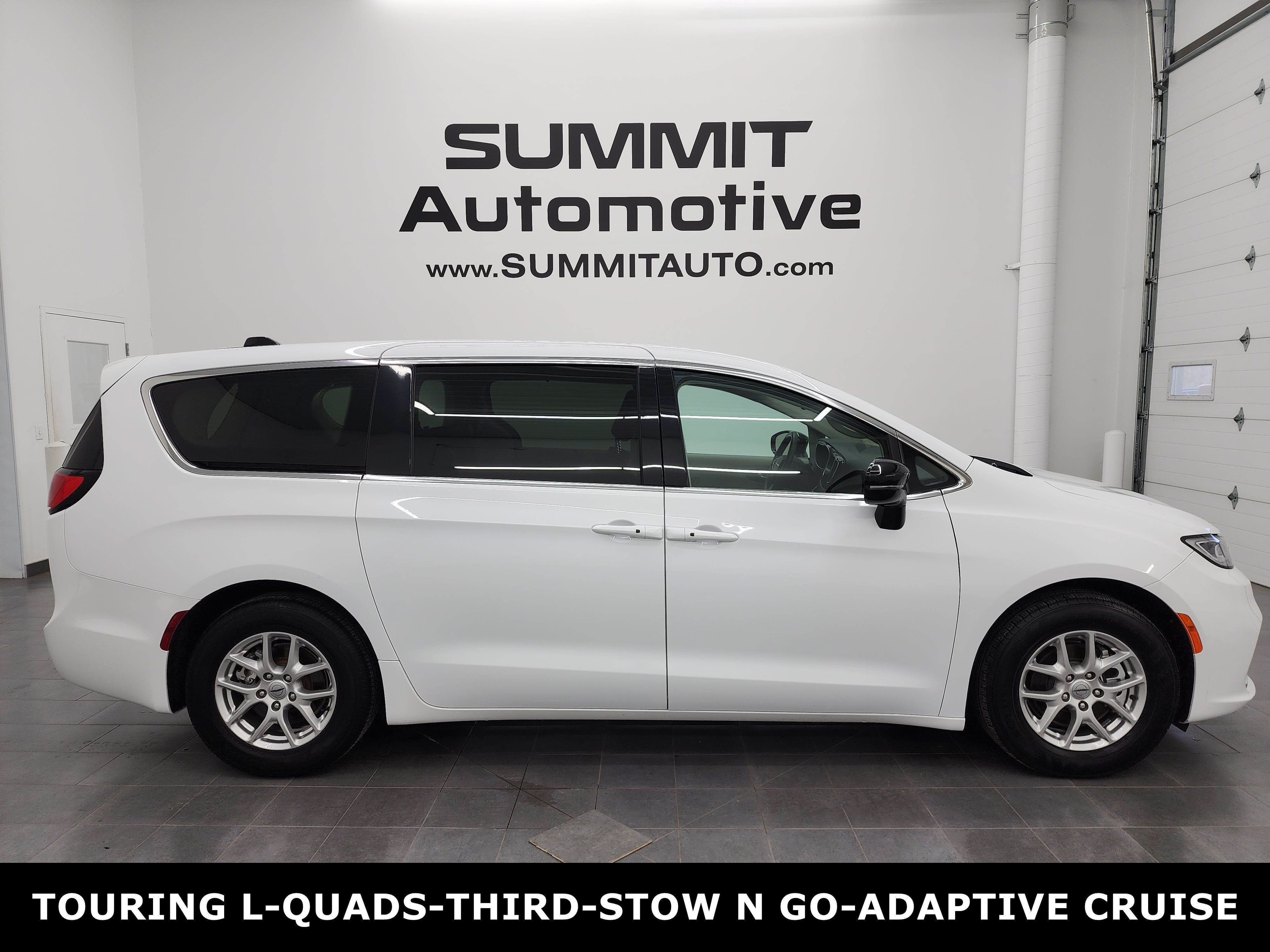 Used 2024 Chrysler Pacifica Touring-L