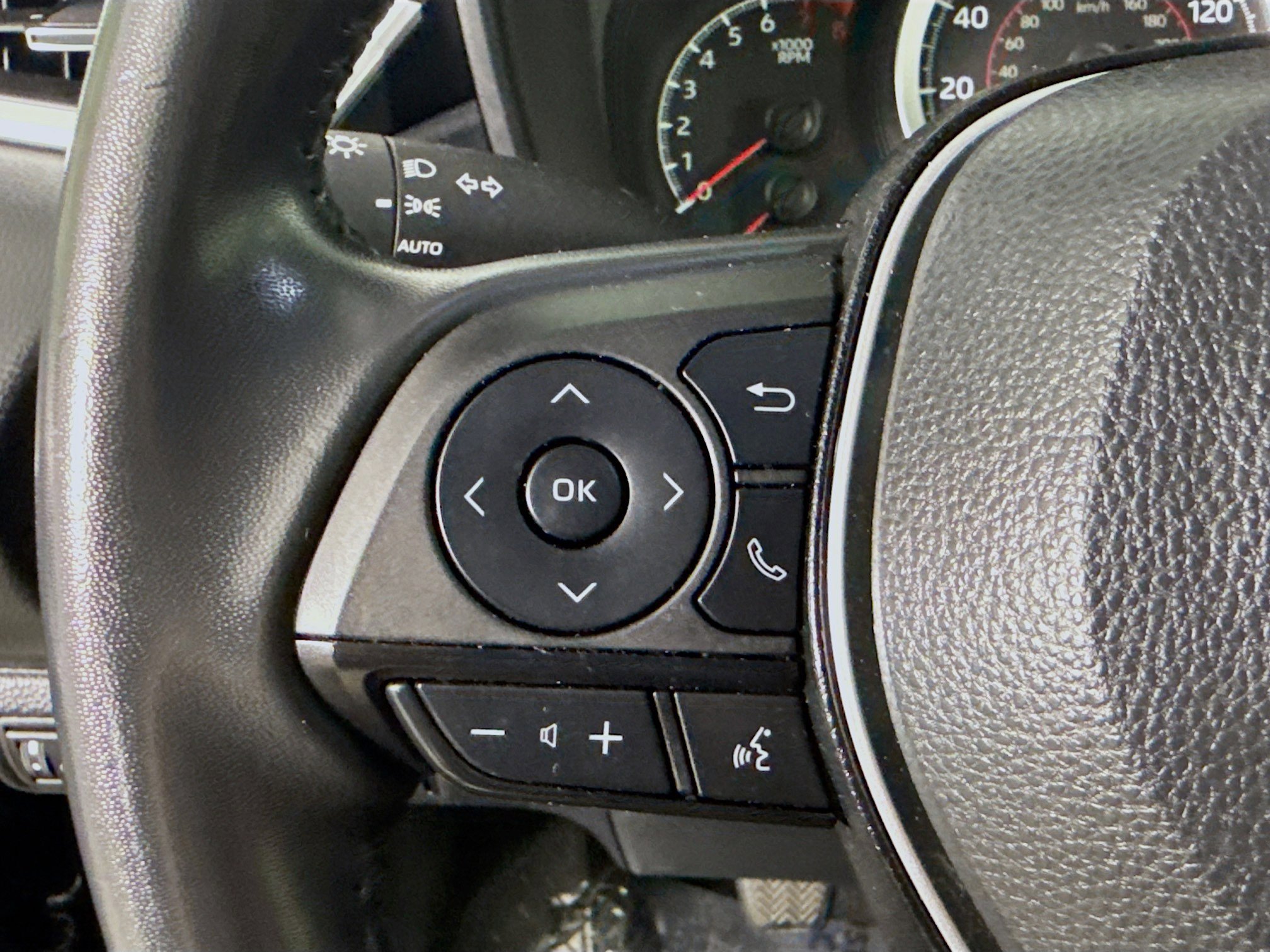 Used 2022 Toyota Corolla SE image 14