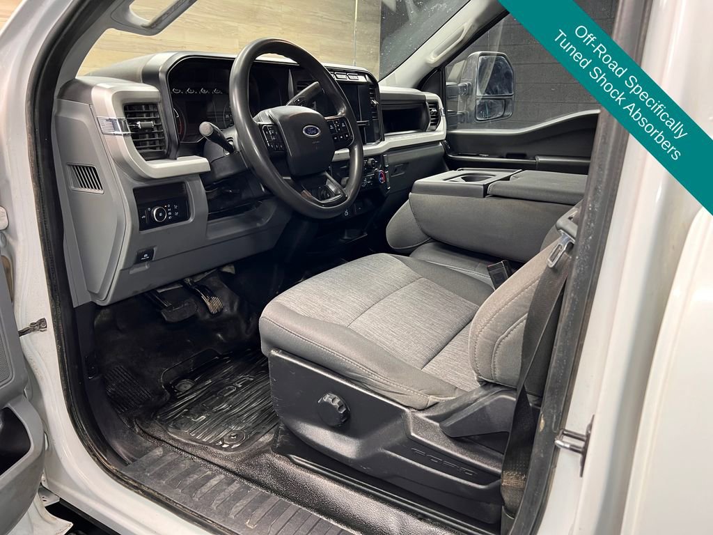 Used 2024 Ford F250 XL w/ FX4 Off-Road Package AWD/4WD image 4
