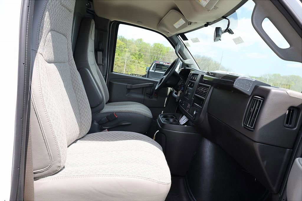 New 2026 Chevrolet Express 2500 w/ Driver Convenience Package RWD image 21