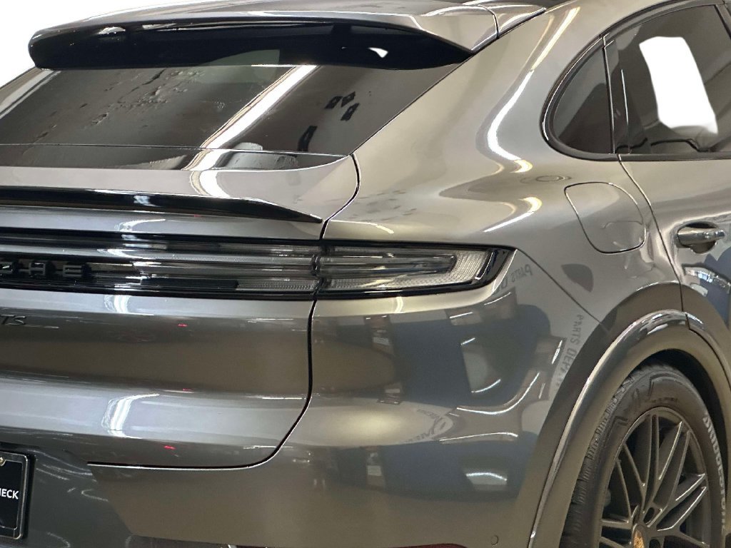 Used 2026 Porsche Cayenne GTS AWD/4WD image 29