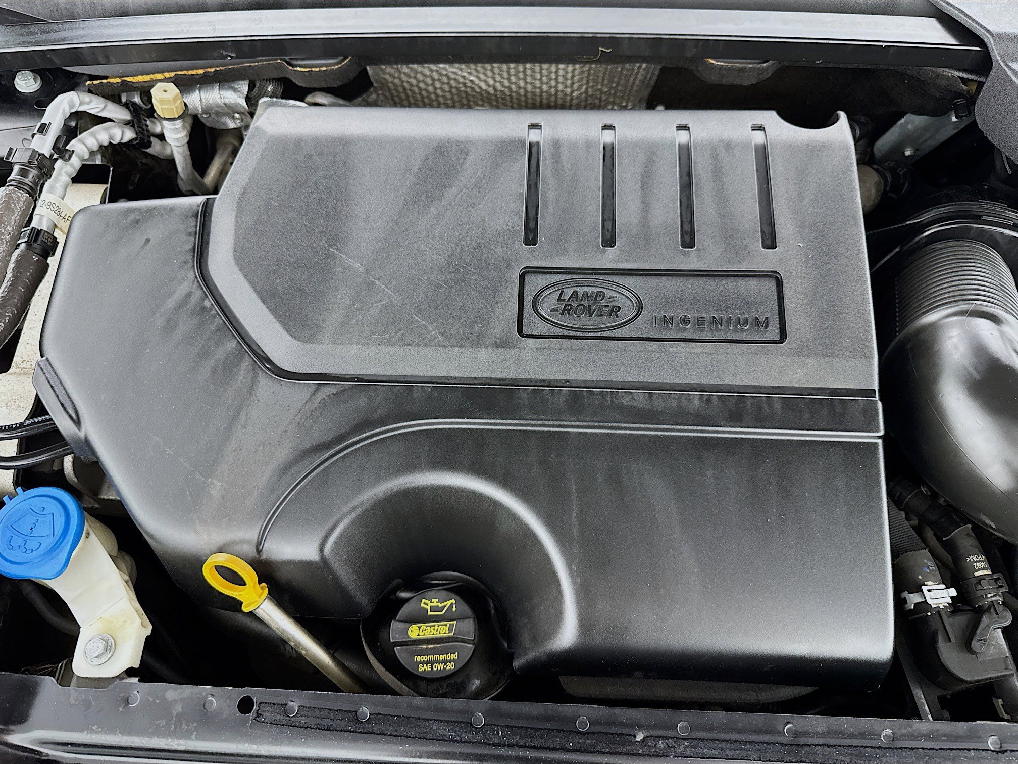 Used 2018 Land Rover Discovery Sport HSE image 38