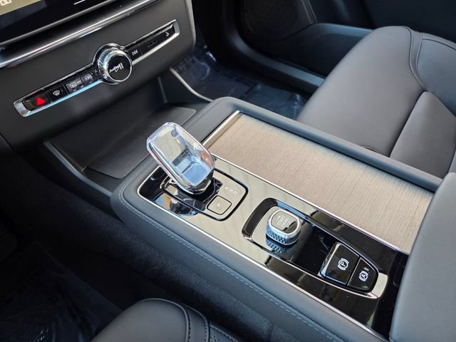 New 2026 Volvo XC90 B5 Core AWD/4WD image 32