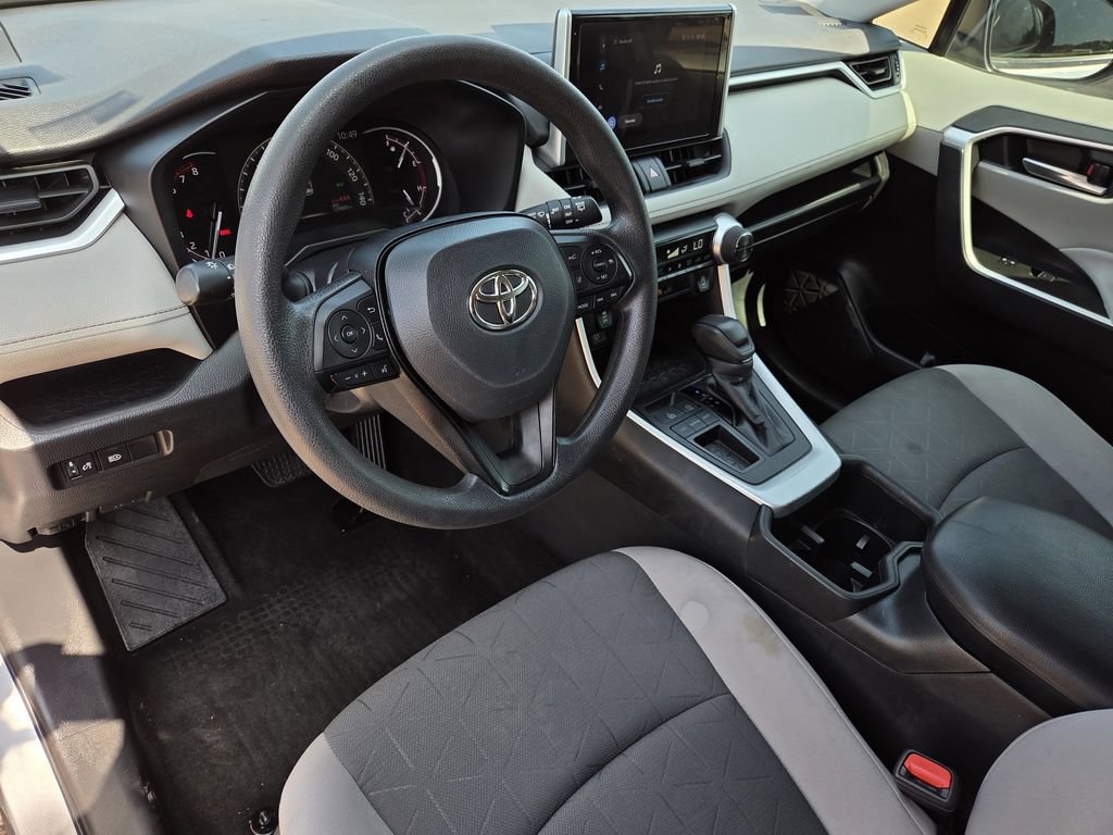 Used 2023 Toyota RAV4 XLE FWD image 15