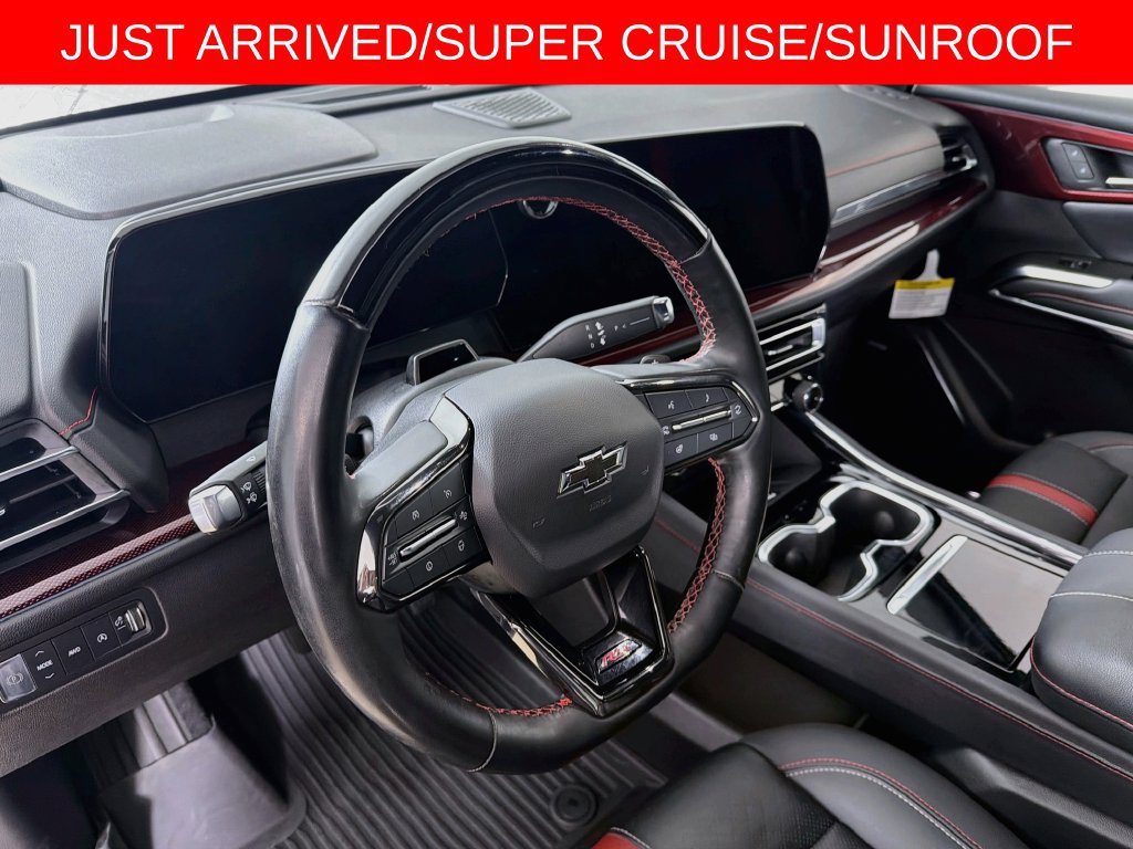 Used 2025 Chevrolet Traverse RS w/ LPO, Floor Liner Package AWD/4WD image 9