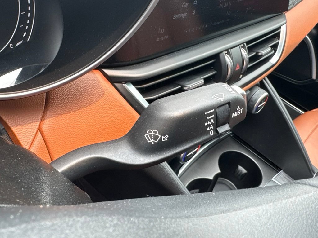 Used 2019 Alfa Romeo Giulia AWD image 39