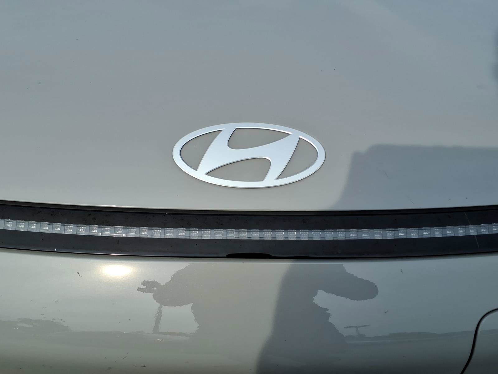 Certified 2024 Hyundai Kona Limited FWD image 12