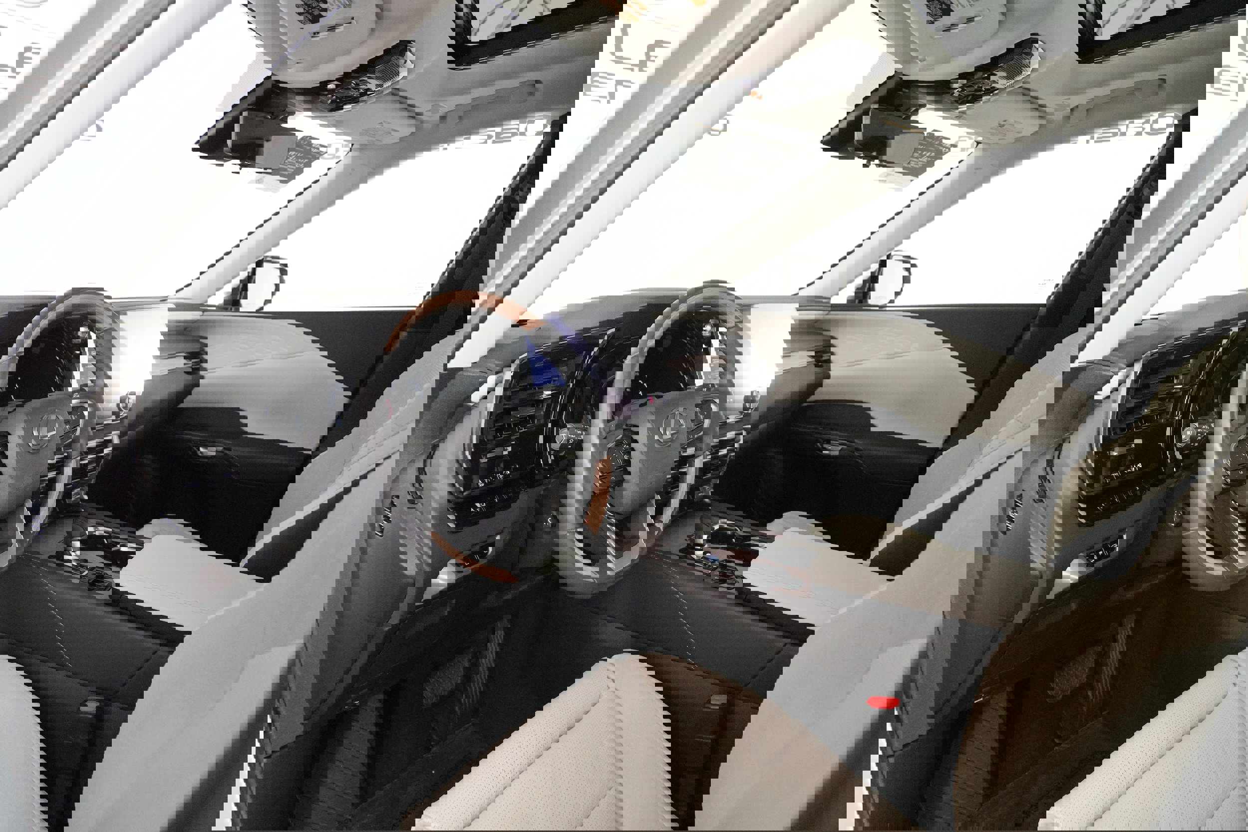 Certified 2023 Lexus RX 350 w/ Luxury Package image 10