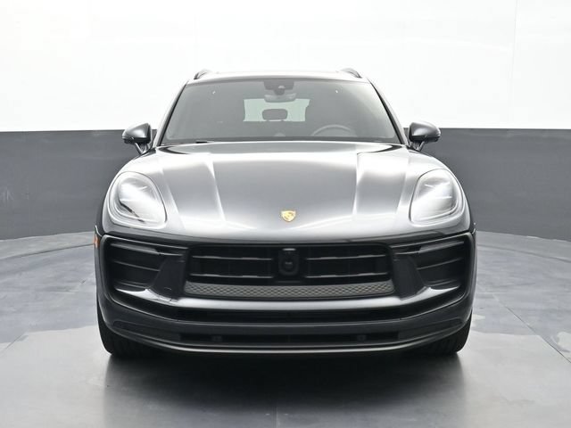 Certified 2025 Porsche Macan AWD/4WD image 24