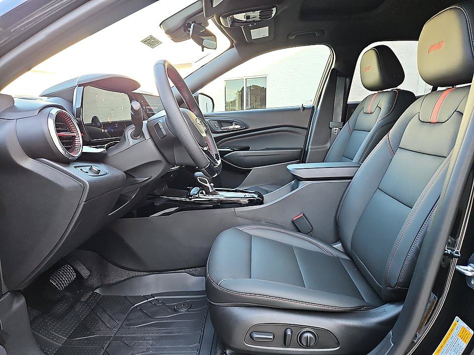 New 2026 Chevrolet Trax RS w/ Sunroof Package FWD image 9