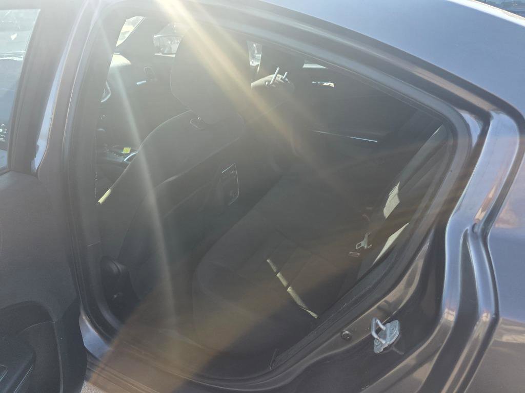 Used 2013 Dodge Charger SE RWD image 7