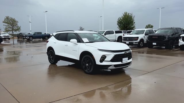 Used 2024 Chevrolet Blazer LT w/ Convenience Package FWD image 2