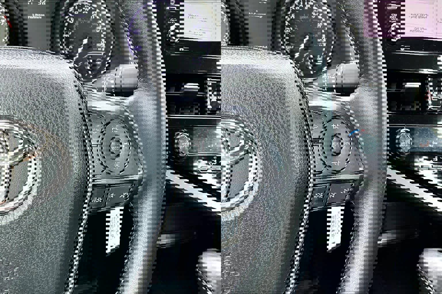 Certified 2021 Toyota Camry SE image 25