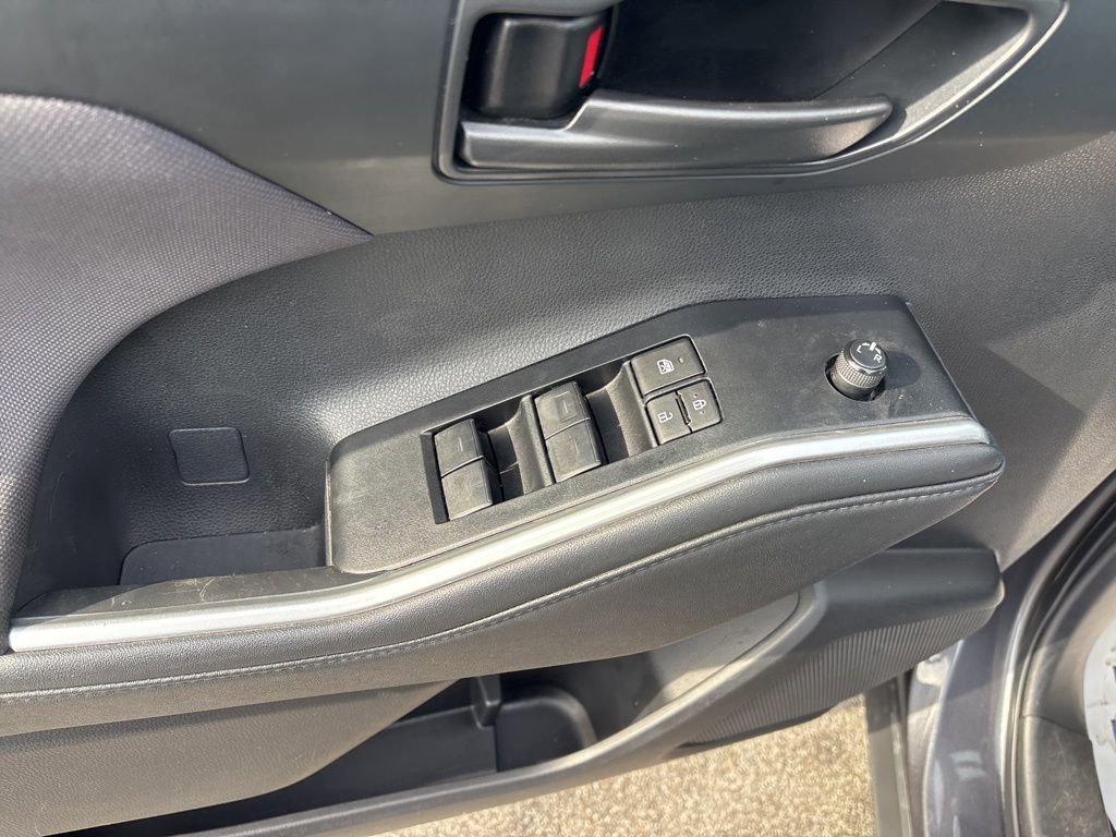 Used 2024 Toyota Highlander LE image 26