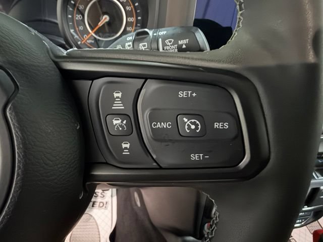Used 2025 Jeep Wrangler Unlimited Rubicon w/ Convenience Group AWD/4WD image 31