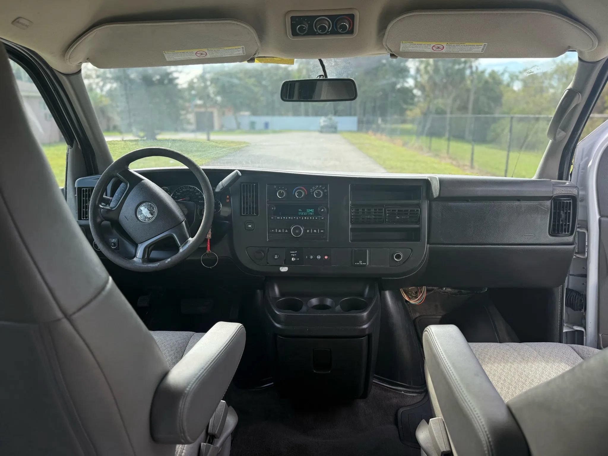 Used 2015 Chevrolet Express 2500 LT w/ LT Preferred Equipment Group RWD image 12