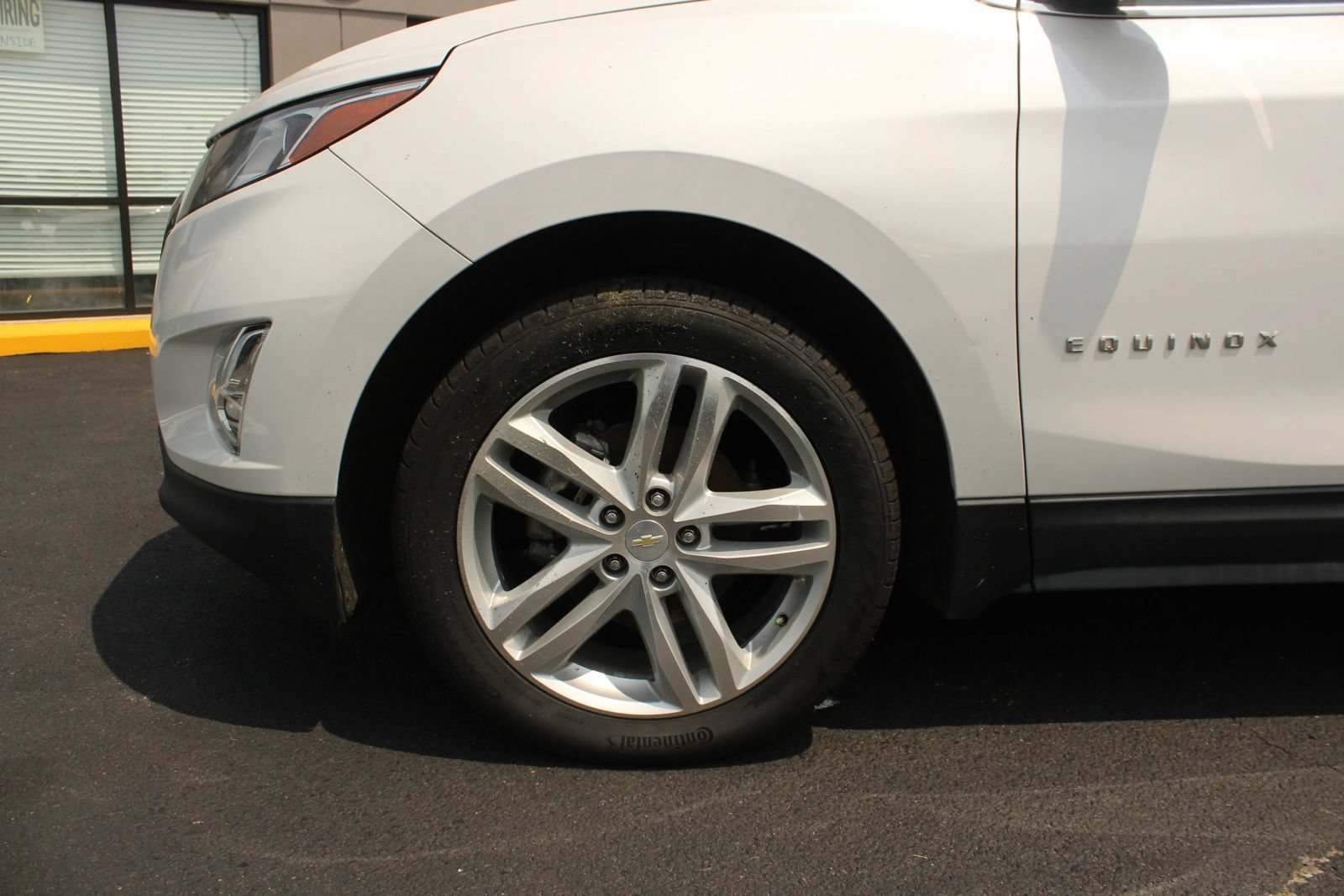 Used 2018 Chevrolet Equinox Premier AWD/4WD image 3