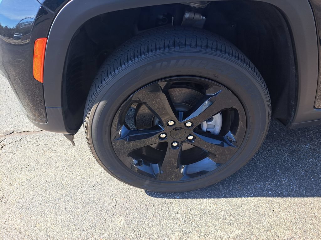 Certified 2024 Jeep Grand Cherokee L Altitude AWD/4WD image 37