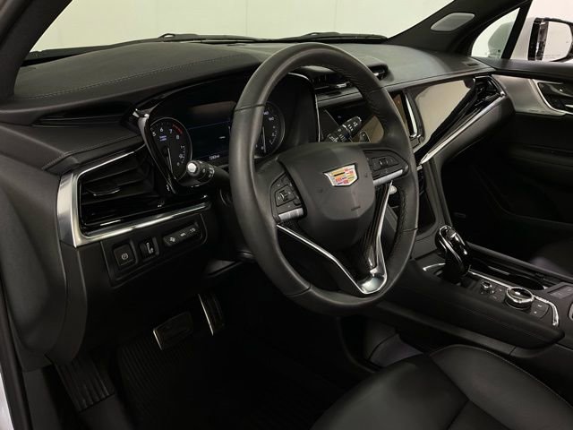 Certified 2025 Cadillac XT6 Sport w/ LPO, Red Accent Package image 16