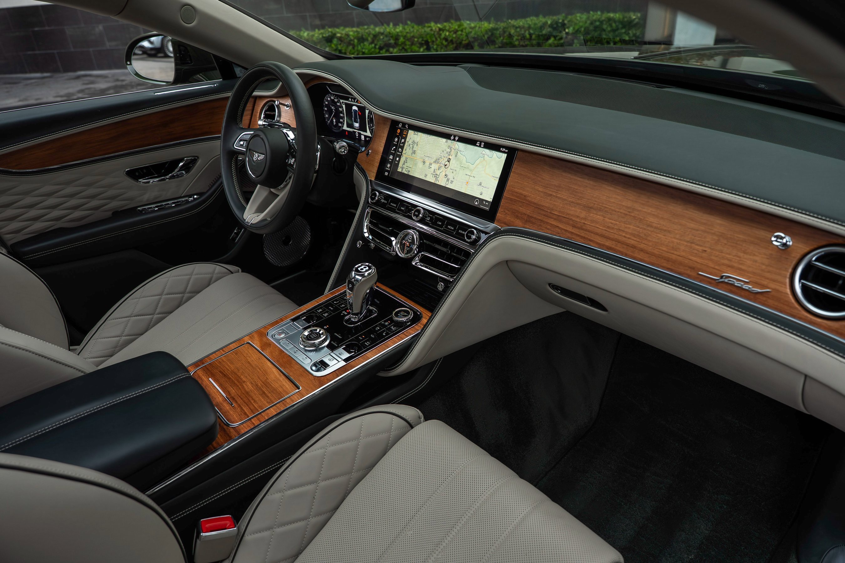 Used 2024 Bentley Flying Spur W12 image 2