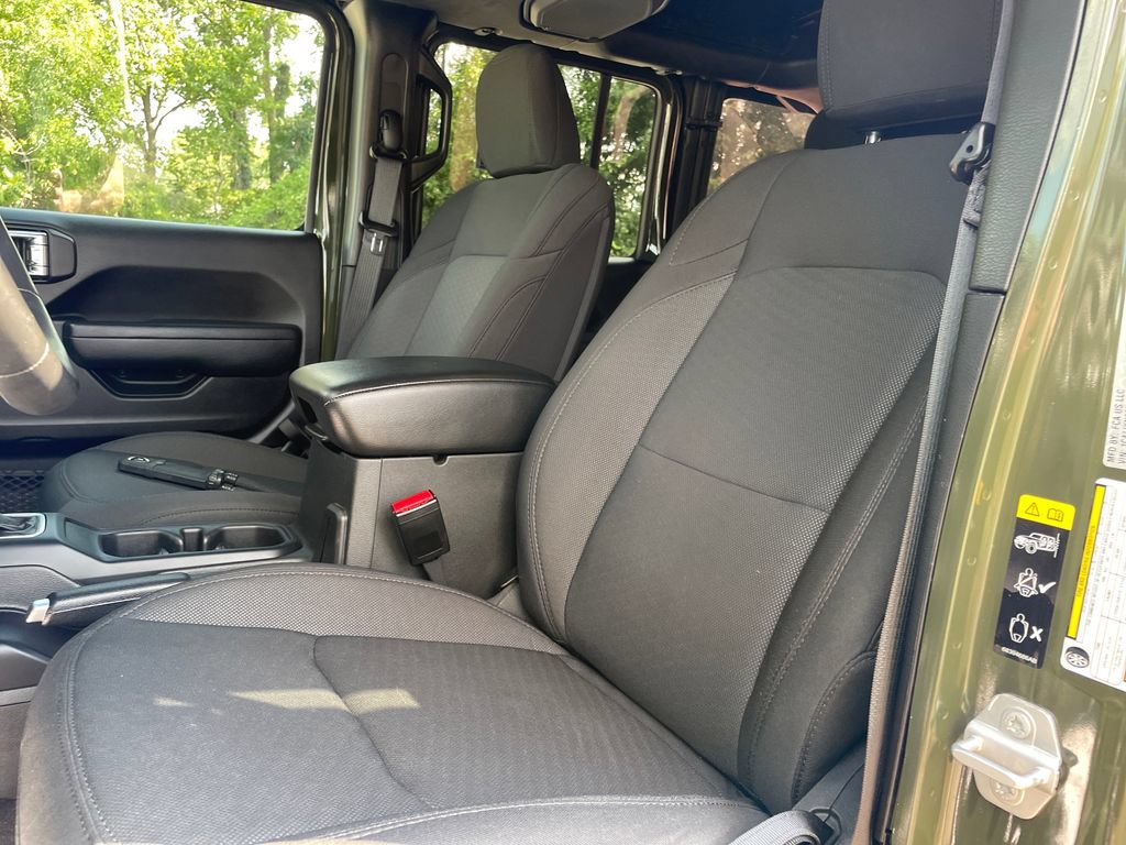 Used 2023 Jeep Wrangler Unlimited w/ Cold Weather Group AWD/4WD image 15