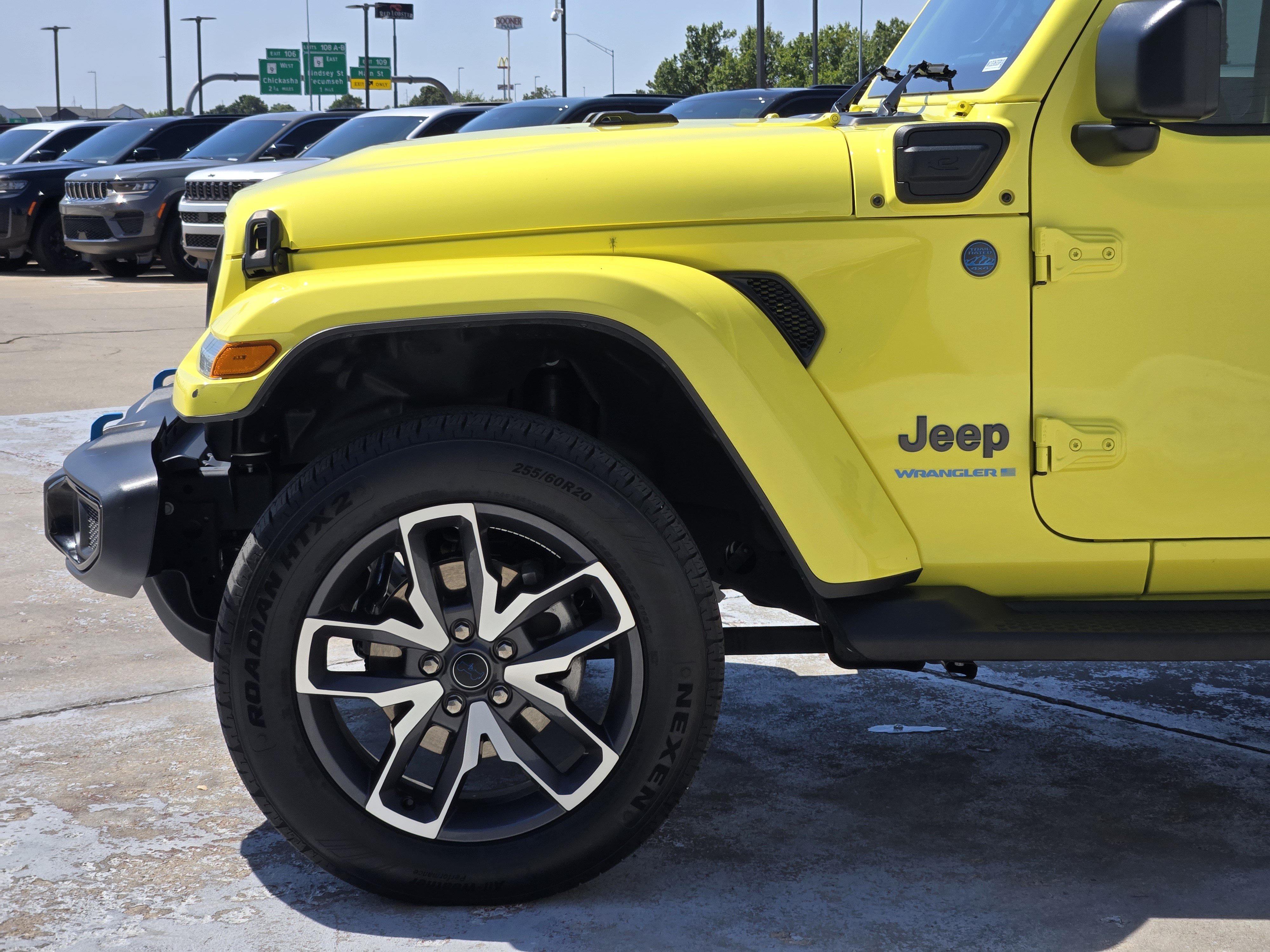 Used 2024 Jeep Wrangler Unlimited AWD/4WD image 9