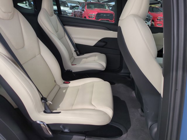 Used 2026 Tesla Model X Plaid image 21