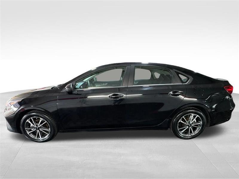 Used 2022 Kia Forte LXS image 8