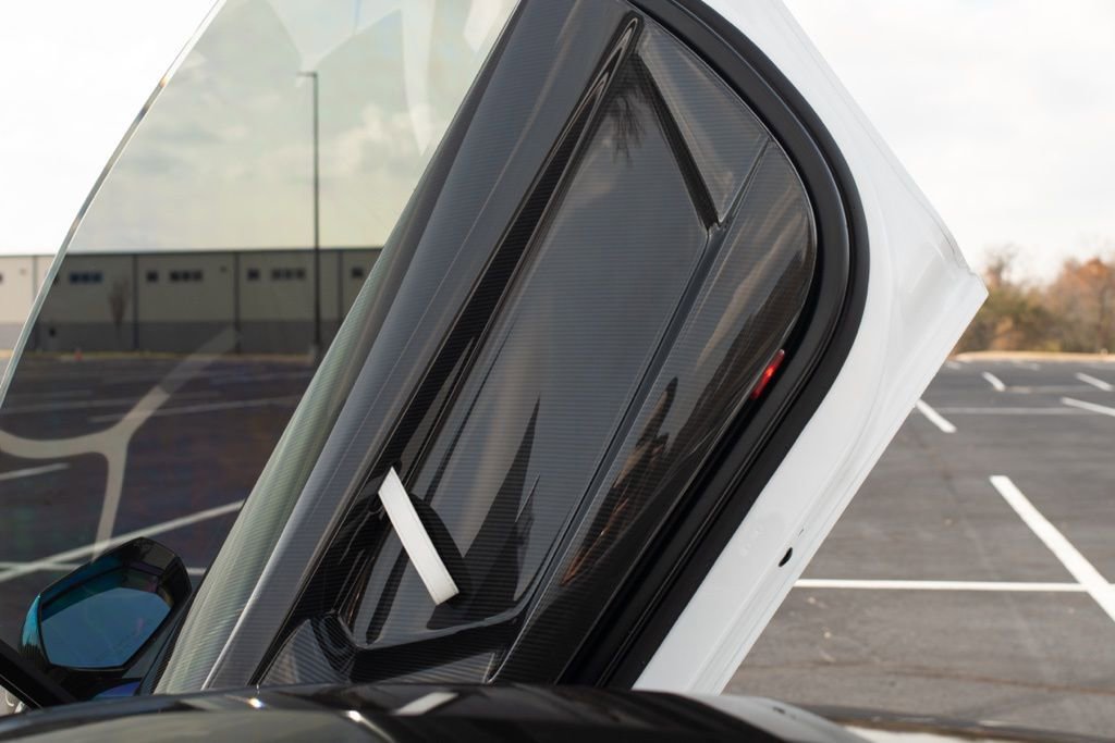 Used 2021 Lamborghini Aventador SVJ image 29