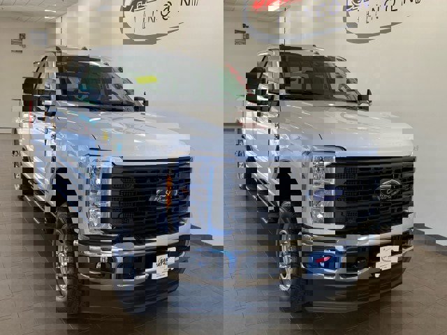 New 2026 Ford F250 XL w/ FX4 Off-Road Package image 2
