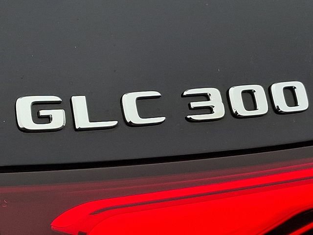 Used 2024 Mercedes-Benz GLC 300 4MATIC image 32