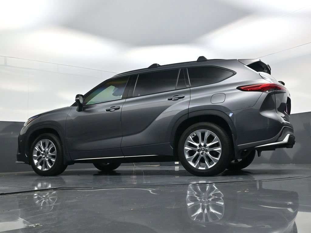 Used 2021 Toyota Highlander XSE image 19