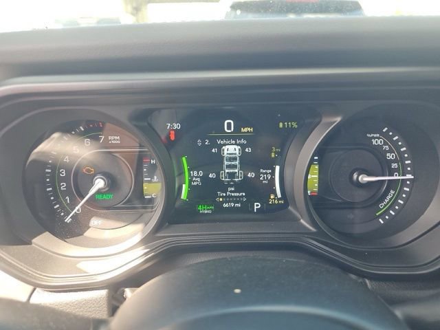 Used 2025 Jeep Wrangler Unlimited Sahara image 10
