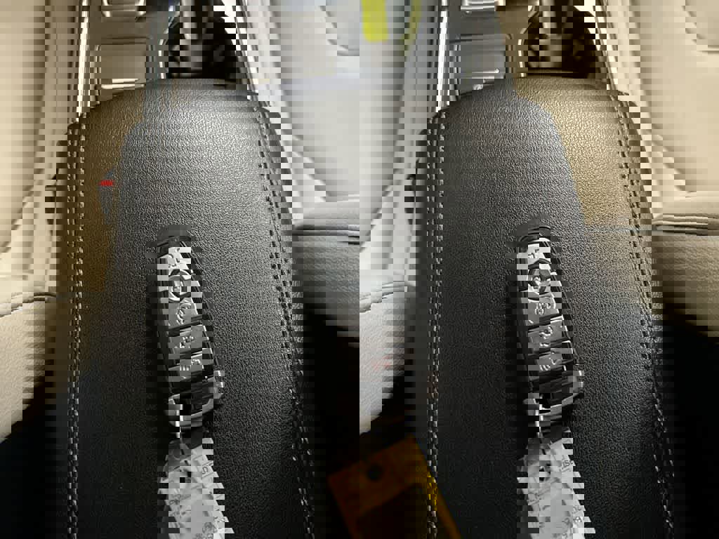 Used 2019 Ford Edge Titanium image 35