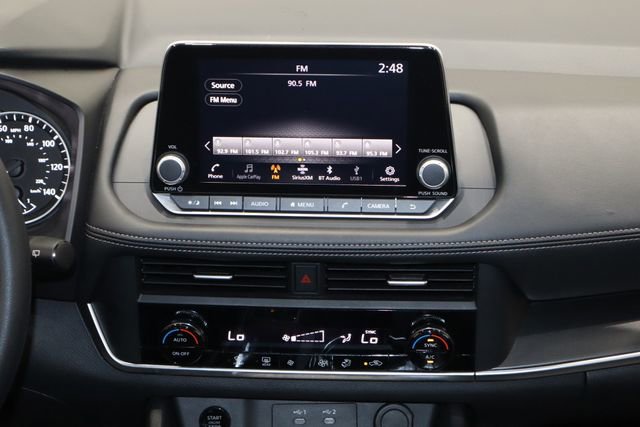 Used 2024 Nissan Rogue SV image 30