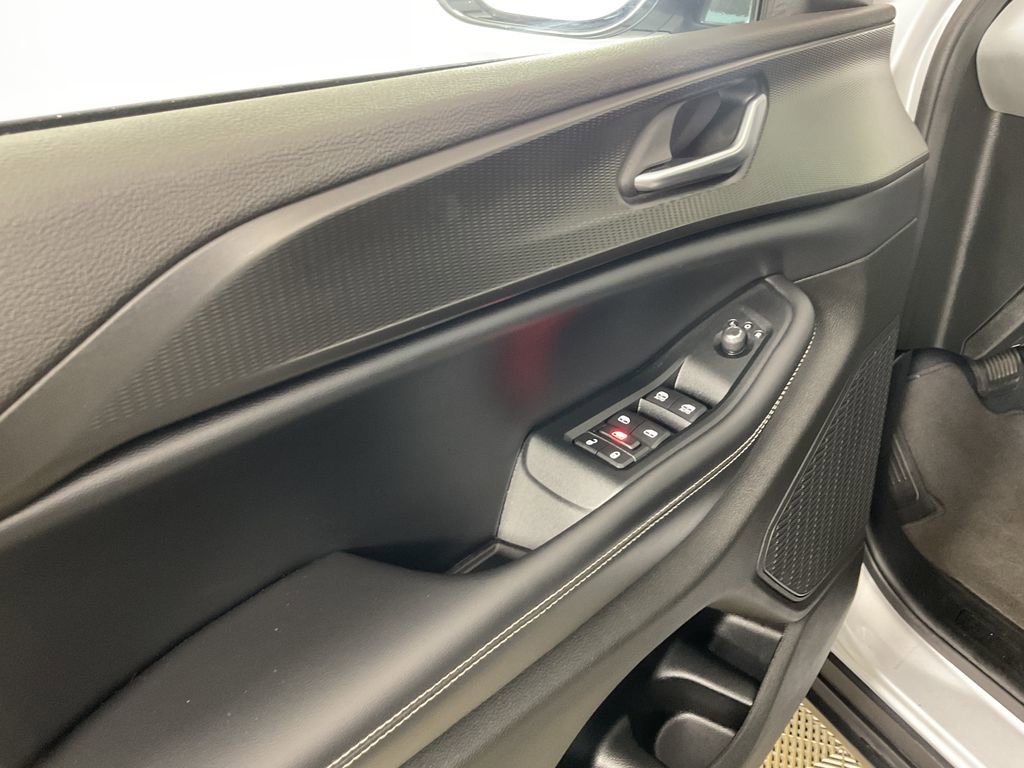 Used 2023 Jeep Grand Cherokee Altitude image 17