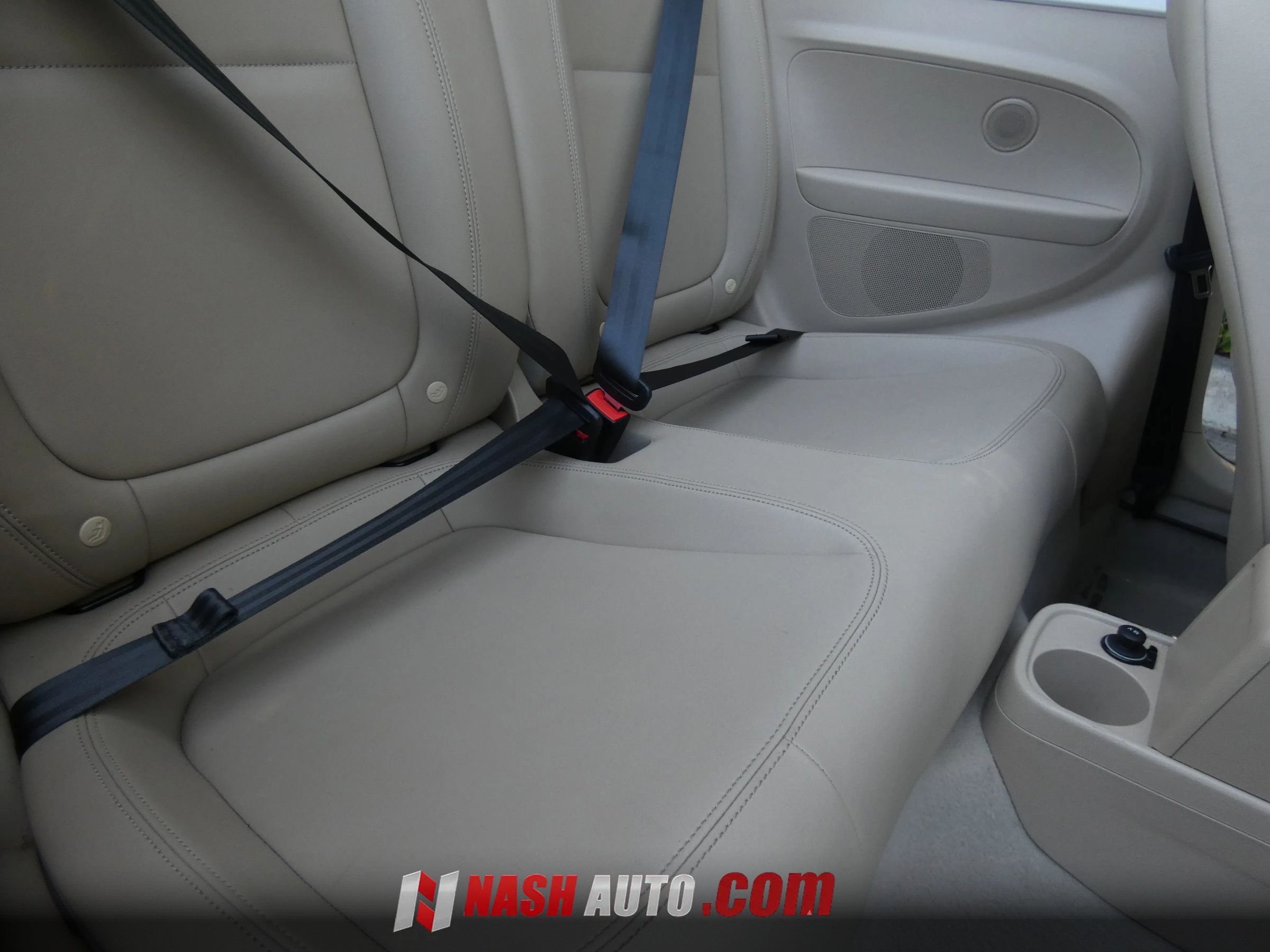 Used 2014 Volkswagen Beetle TDI FWD image 36