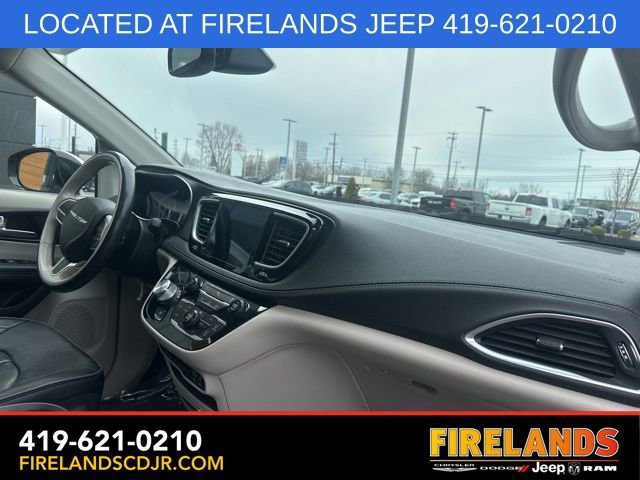 Used 2020 Chrysler Pacifica Limited image 15