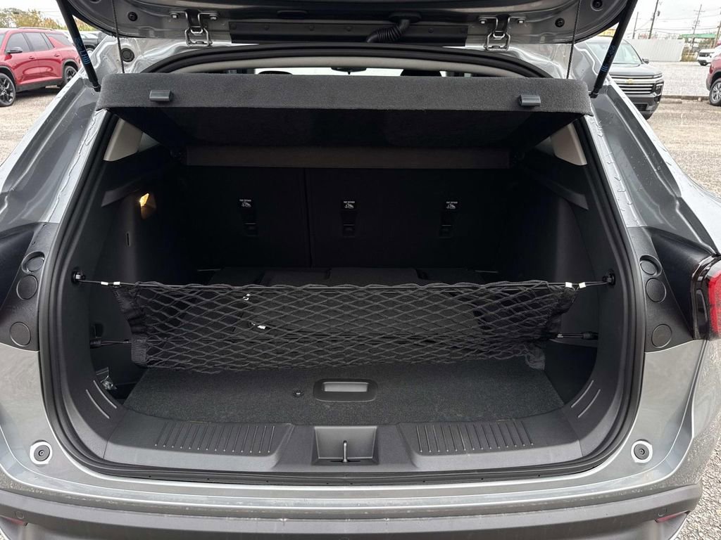 New 2026 Chevrolet Trax LT w/ Sunroof Package image 8